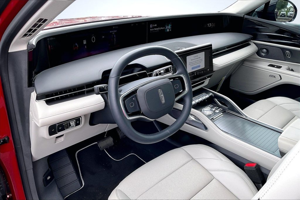 Used 2026 Lincoln Nautilus Premier w/ Equipment Group 102A AWD/4WD image 18