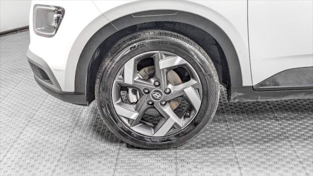 Used 2025 Hyundai Venue SEL FWD image 34