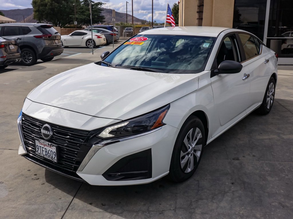 Used 2025 Nissan Altima 2.5 S image 8