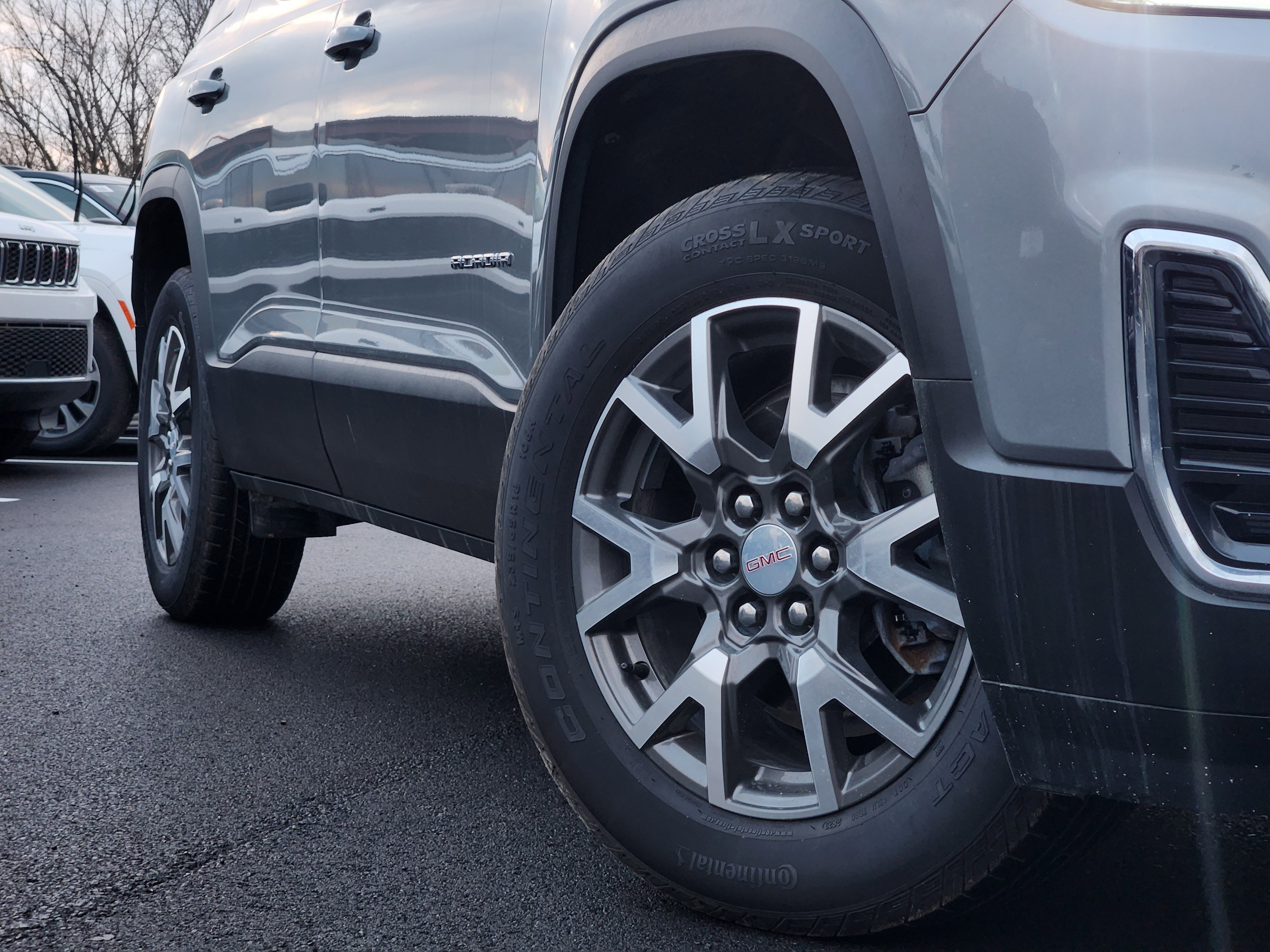 Used 2023 GMC Acadia SLE w/ LPO, Floor Liner Package image 11