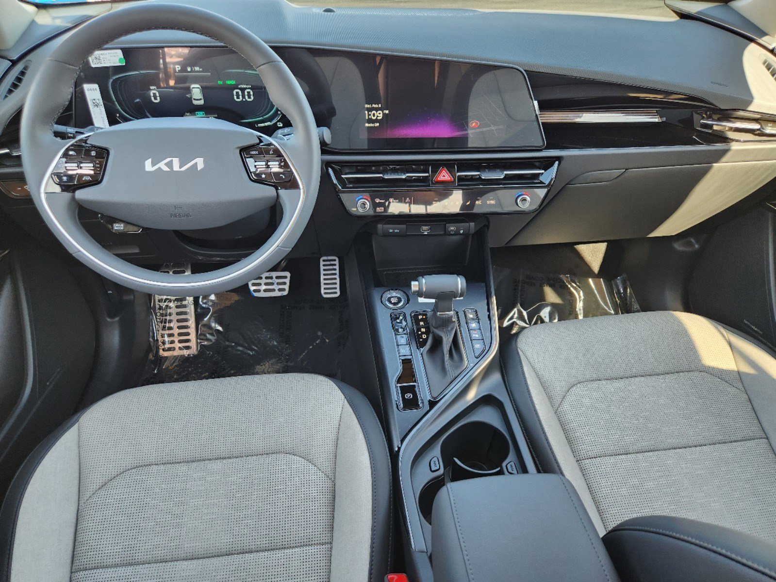 New 2025 Kia Niro SX Touring image 10