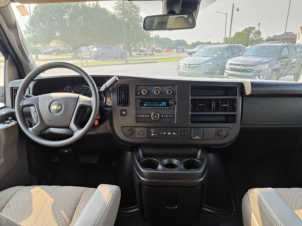Used 2025 Chevrolet Express 3500 LT w/ LT Preferred Equipment Group RWD image 15