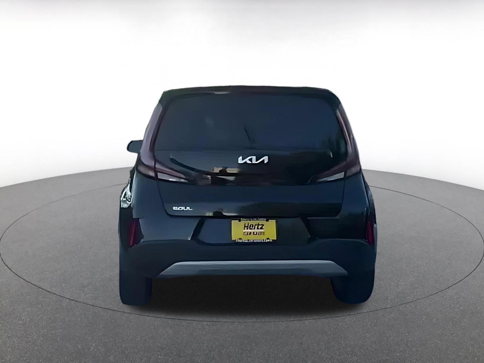 Used 2025 Kia Soul LX w/ LX Technology Package FWD image 12