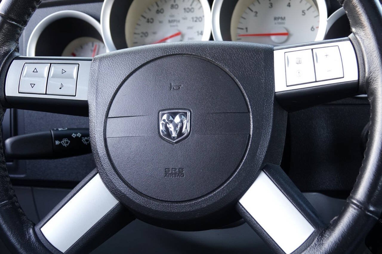 Used 2006 Dodge Magnum R/T w/ Convenience Group II RWD image 71