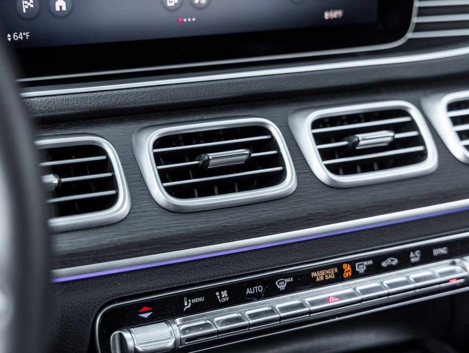 Used 2024 Mercedes-Benz GLE 450 4MATIC w/ AMG Line Exterior image 29