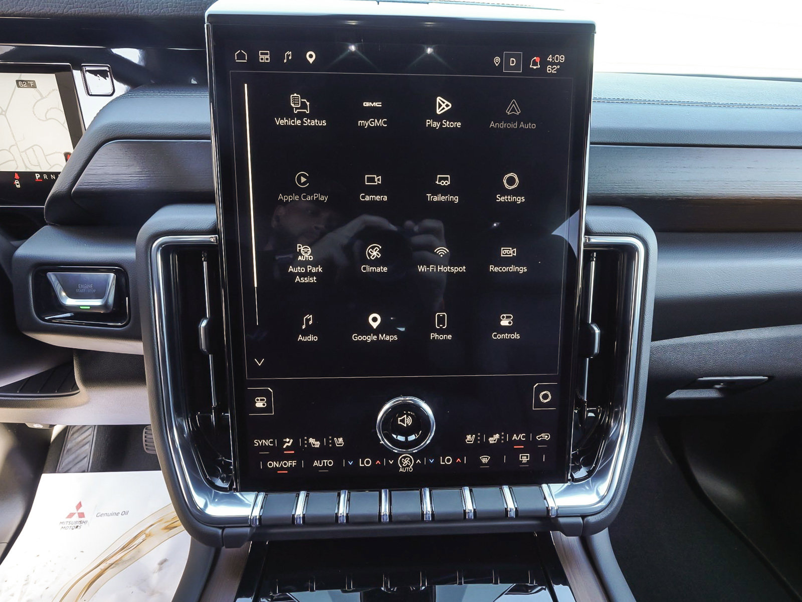 Used 2026 GMC Yukon XL Denali w/ Sun & Power Step Package AWD/4WD image 25