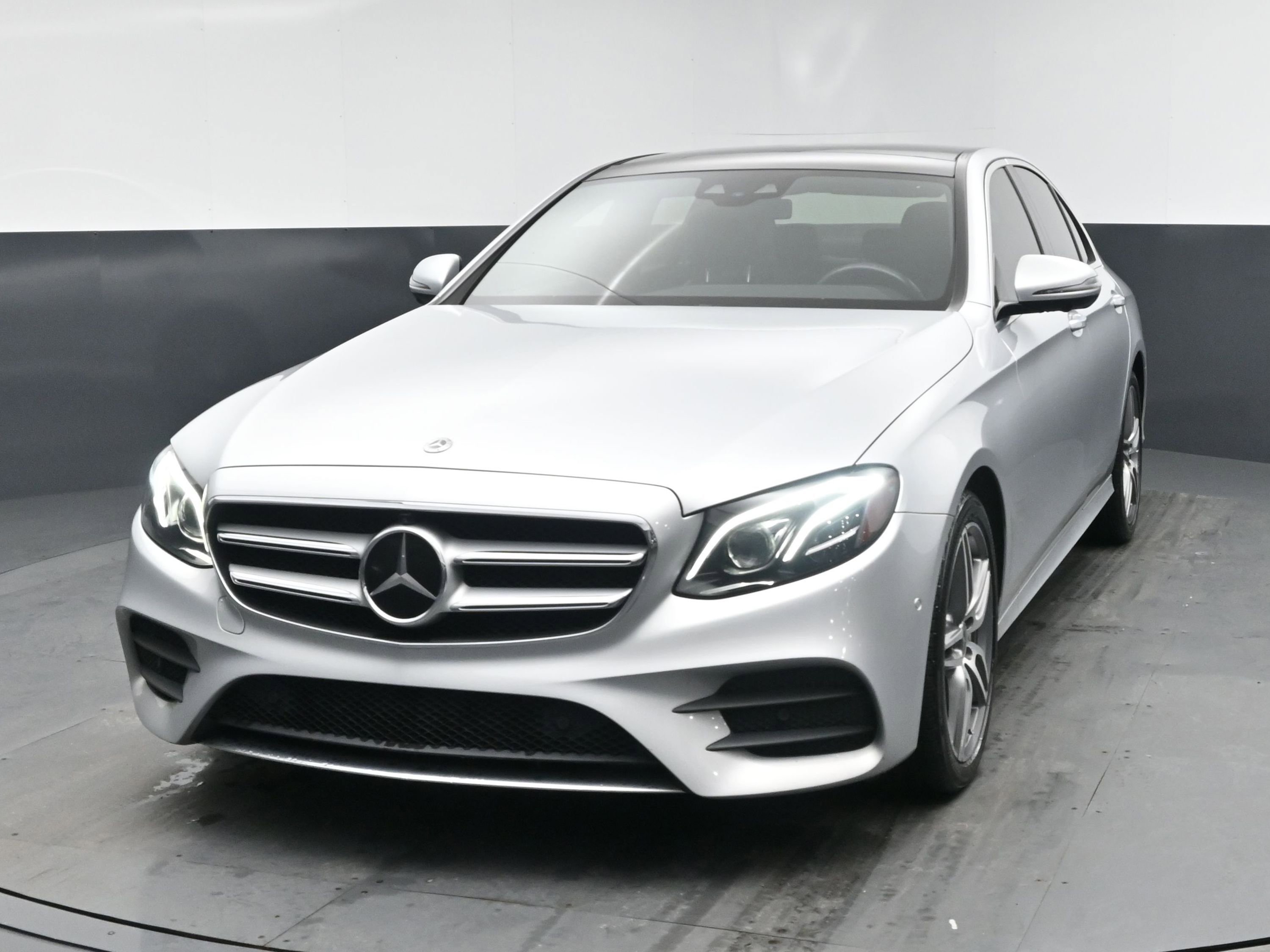Used 2019 Mercedes-Benz E 450 4MATIC Sedan w/ Driver Assistance Package image 1