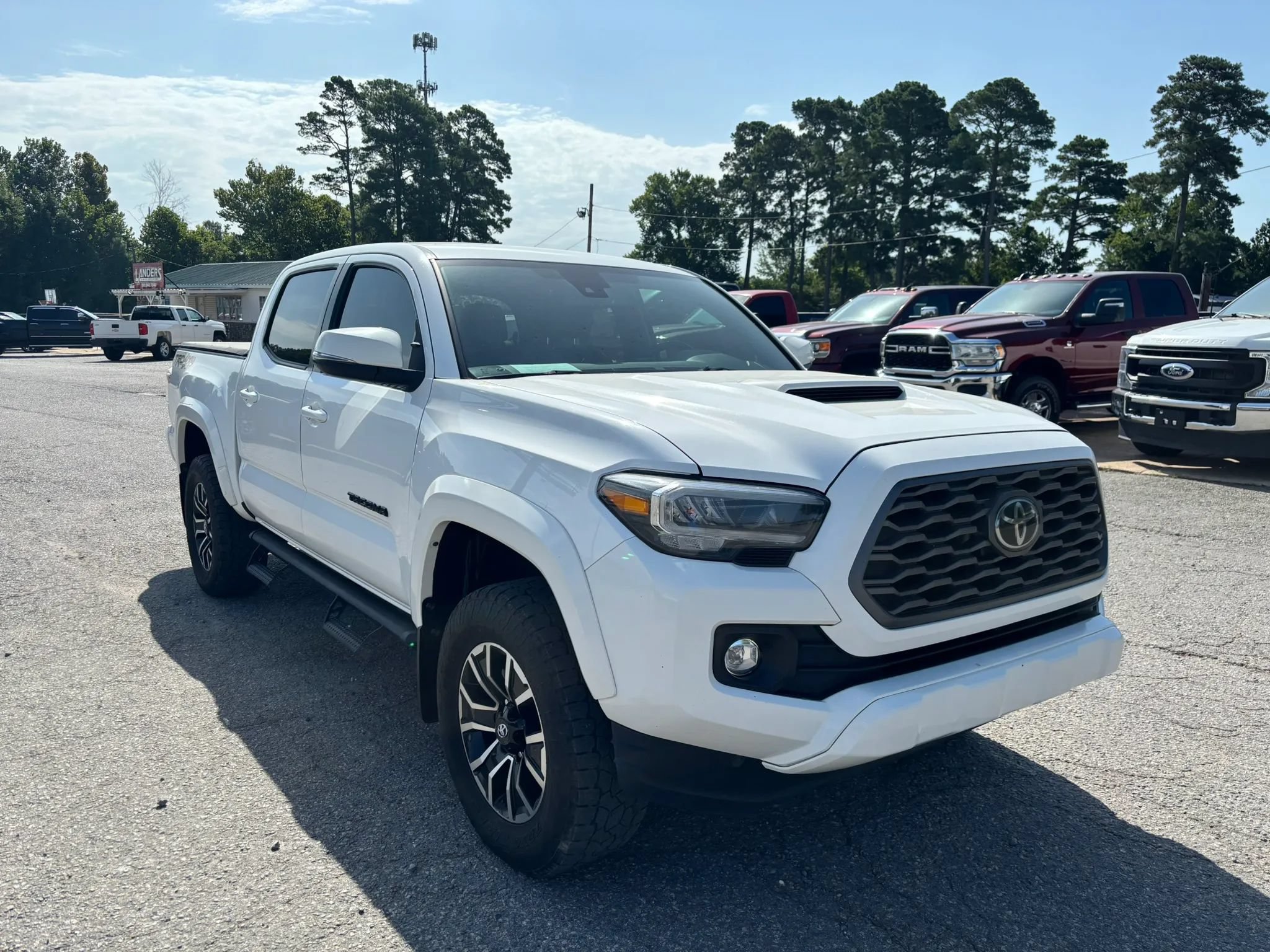 Used 2021 Toyota Tacoma TRD Sport w/ Technology Package AWD/4WD image 7