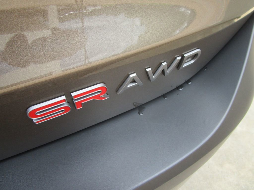 Used 2025 Nissan Kicks SR AWD/4WD image 13