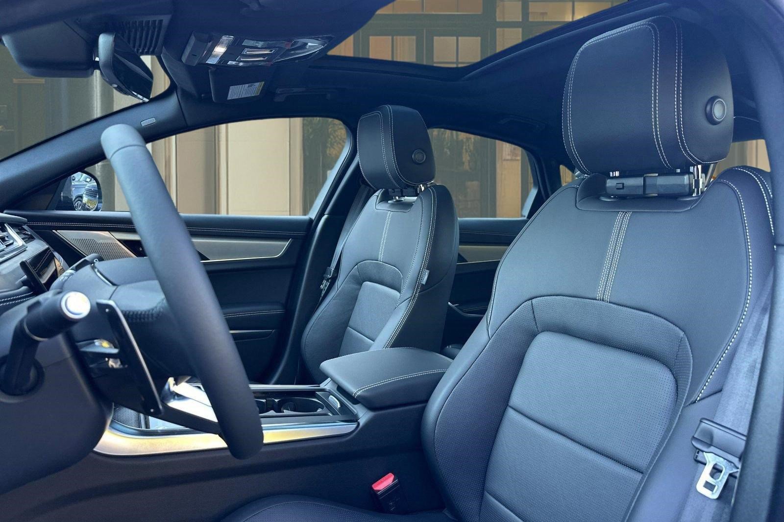 New 2024 Jaguar XF R-Dynamic SE image 5