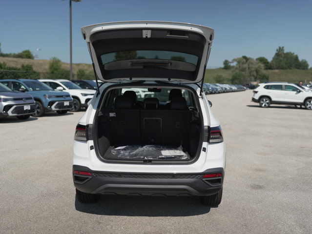 New 2025 Volkswagen Taos SE AWD/4WD image 7