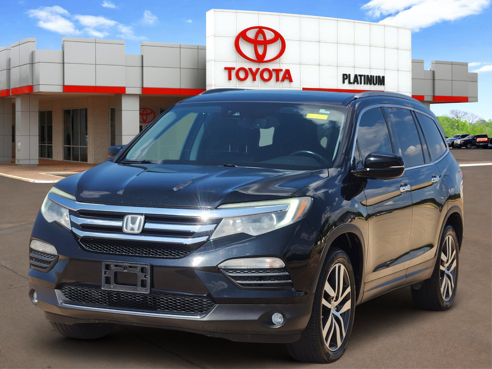 Used 2017 Honda Pilot Elite image 2