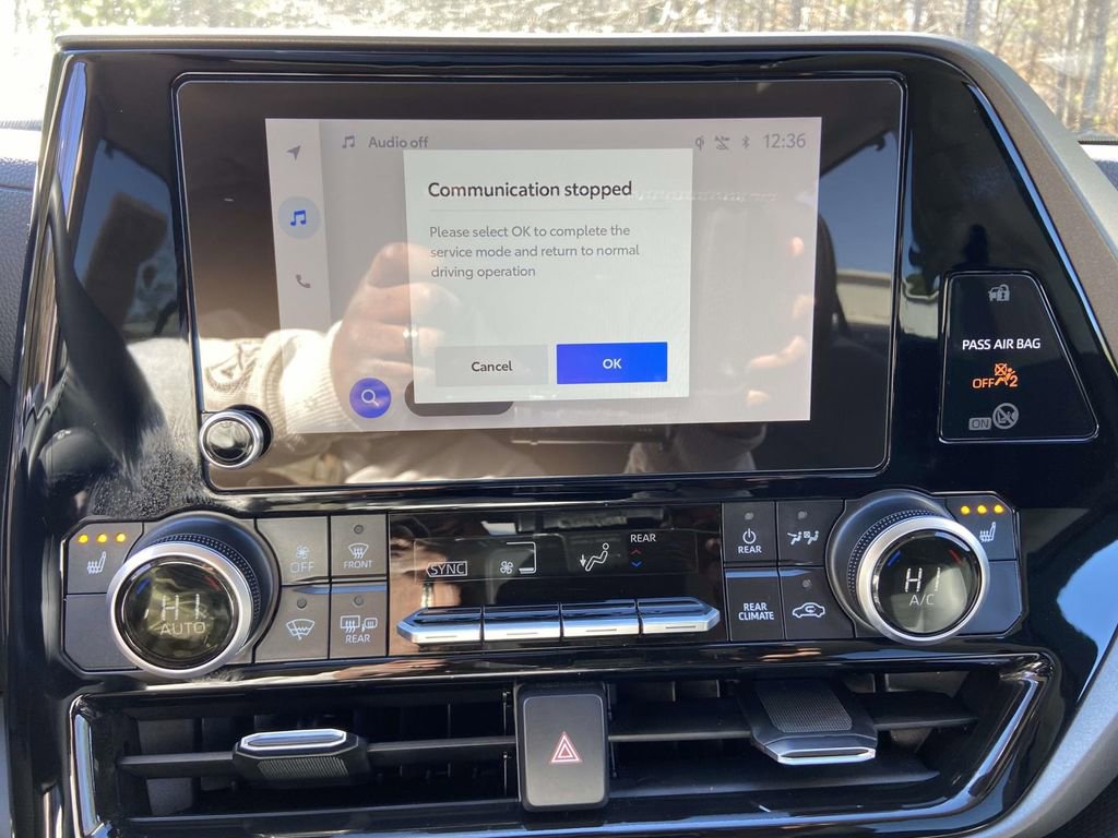 Used 2025 Toyota Highlander XLE image 24