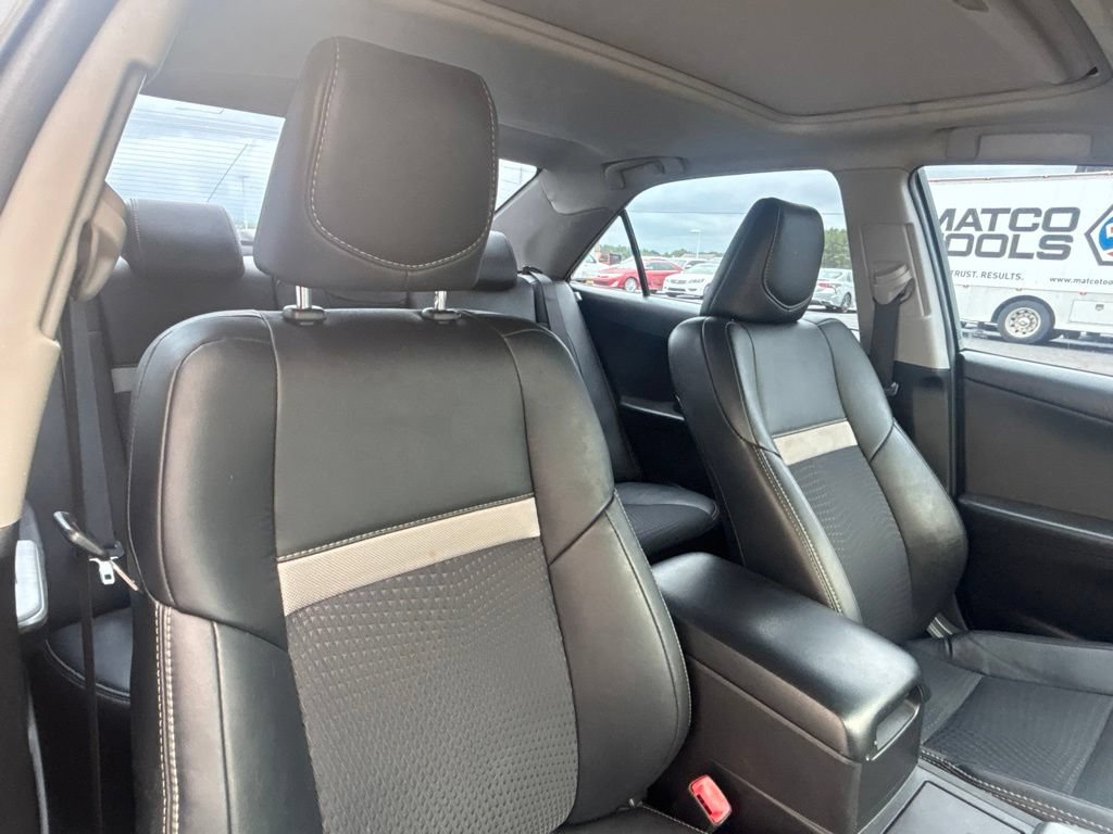 Used 2014 Toyota Camry SE FWD image 18