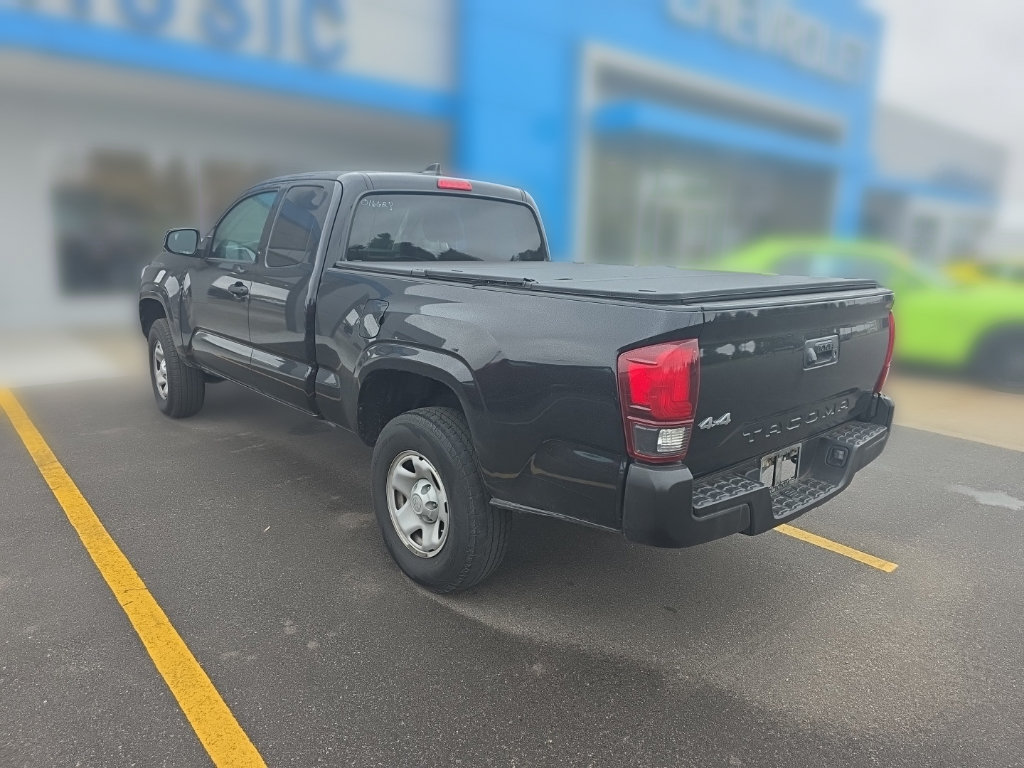 Used 2022 Toyota Tacoma SR AWD/4WD image 6