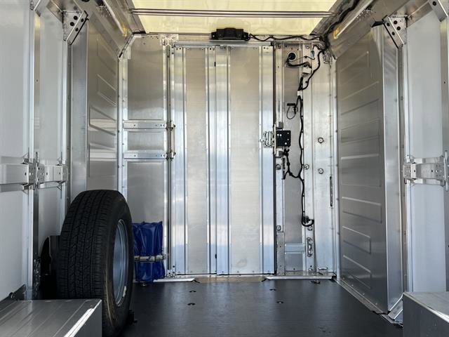 New 2025 Chevrolet Brightdrop 400 w/ Battery Pack, Max Range image 18