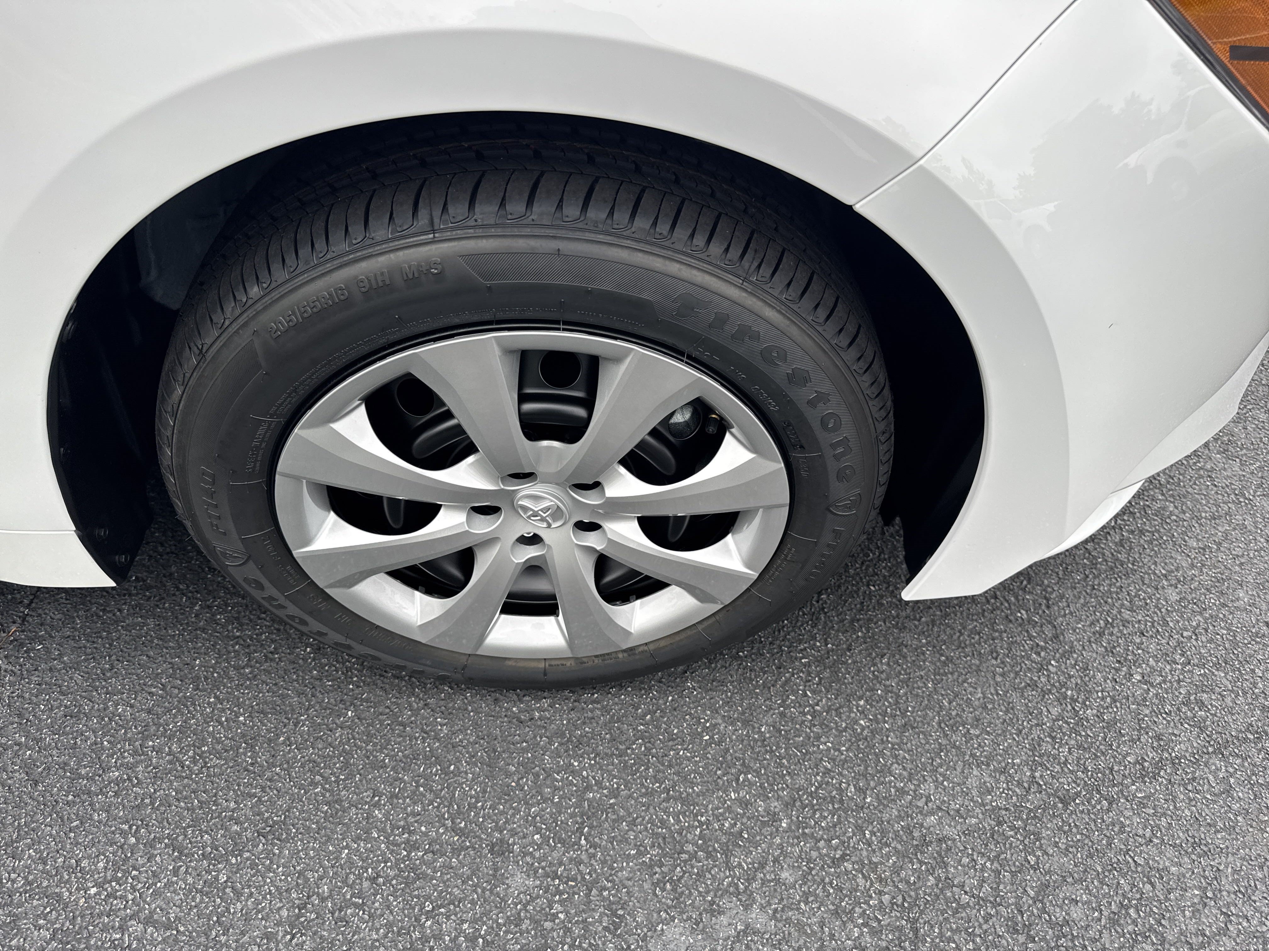 New 2025 Toyota Corolla LE w/ Convenience Package FWD image 10
