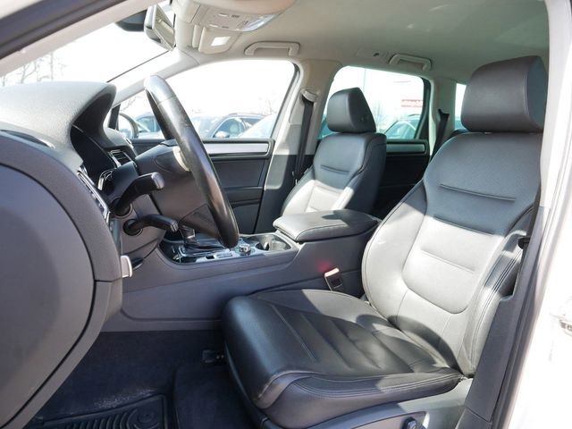 Used 2012 Volkswagen Touareg VR6 image 15