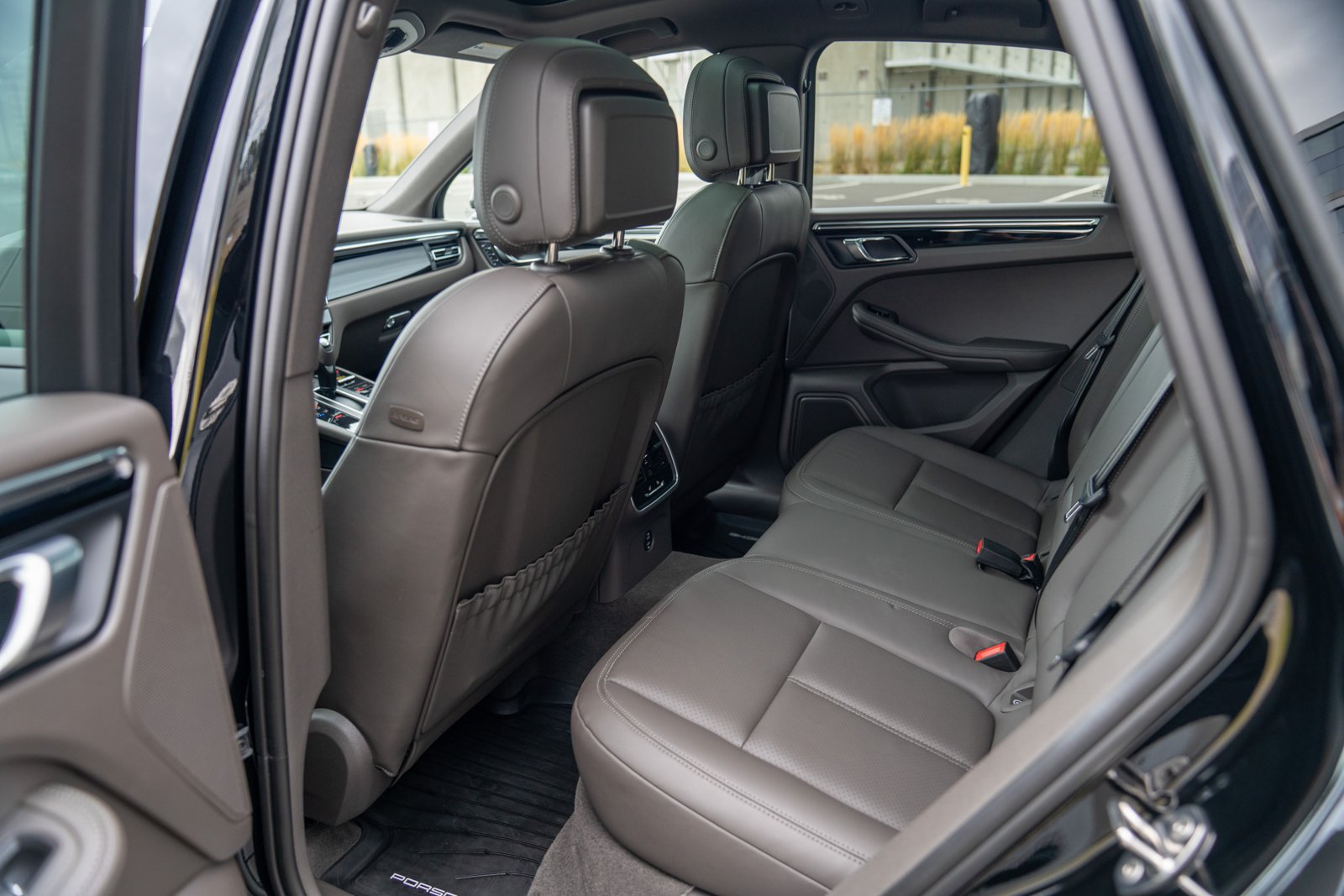 Certified 2026 Porsche Macan AWD/4WD image 21