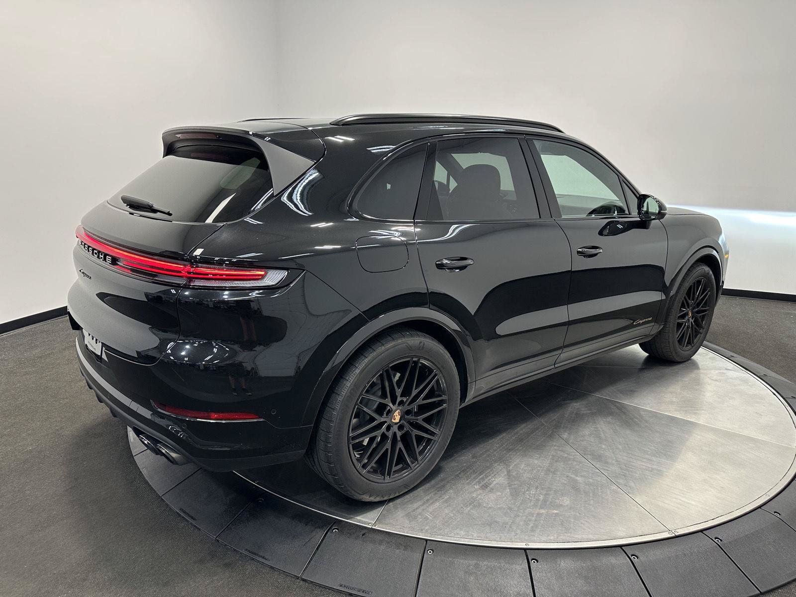 Used 2026 Porsche Cayenne AWD/4WD image 7