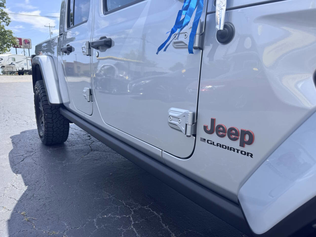 Used 2023 Jeep Gladiator Mojave w/ Trailer Tow Package AWD/4WD image 22