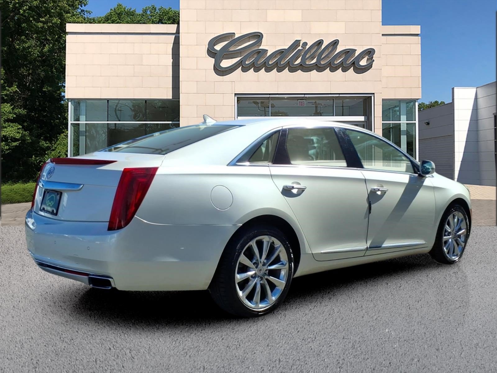 Certified 2013 Cadillac XTS Luxury FWD image 6