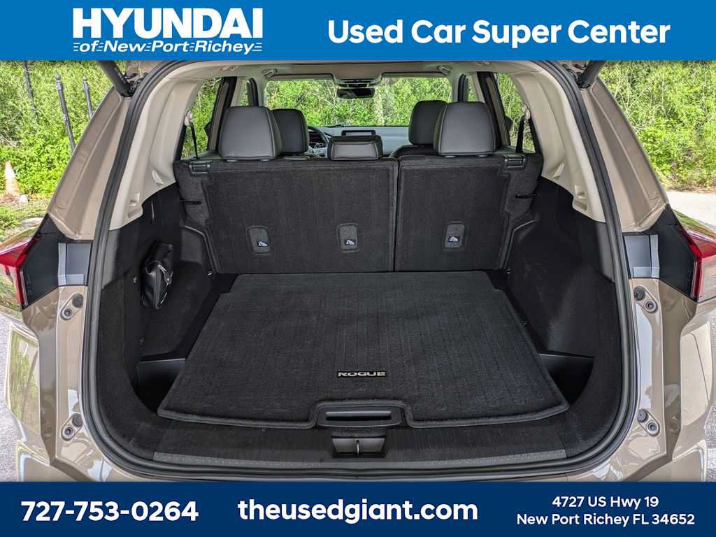 Used 2024 Nissan Rogue SV w/ SV Premium Package AWD/4WD image 12