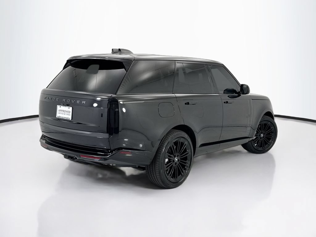 Used 2025 Land Rover Range Rover SE AWD/4WD image 5