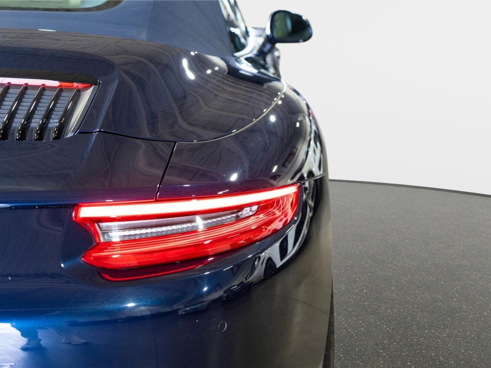 Used 2019 Porsche 911 Carrera image 56
