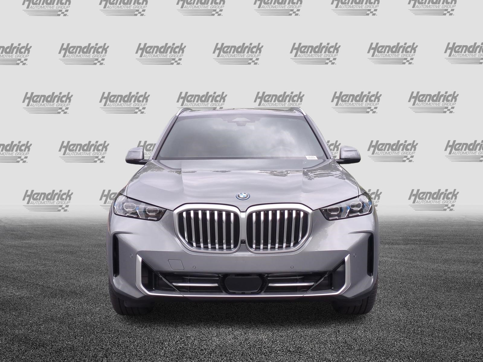 New 2026 BMW X5 xDrive50e w/ Climate Comfort Package AWD/4WD image 3
