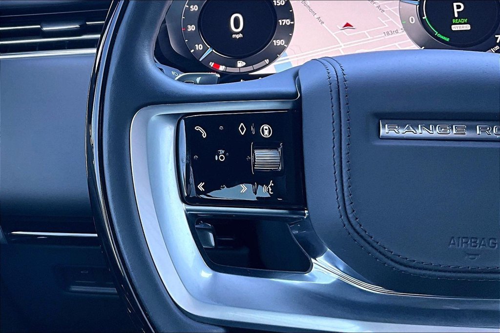 Certified 2025 Land Rover Range Rover SE AWD/4WD image 11