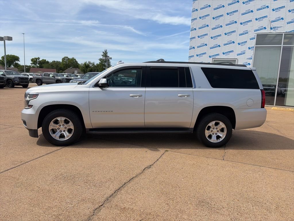 Used 2016 Chevrolet Suburban LS RWD image 2