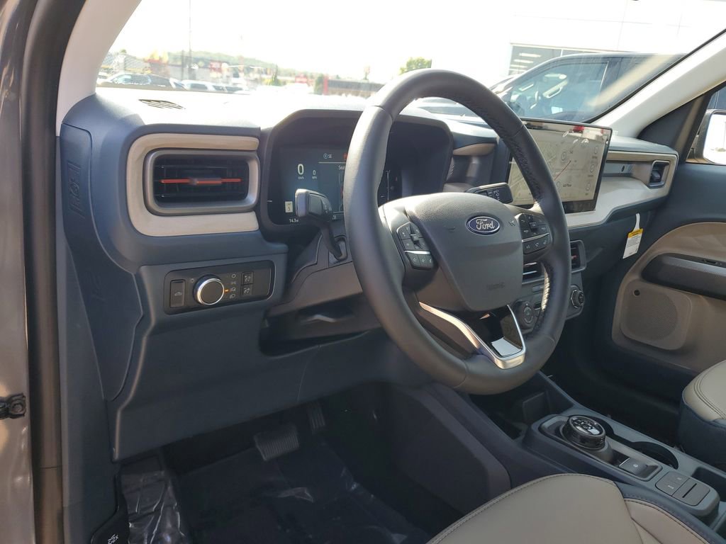New 2025 Ford Maverick Lariat image 16