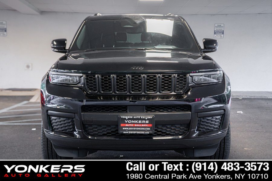 Used 2023 Jeep Grand Cherokee L Laredo AWD/4WD image 3