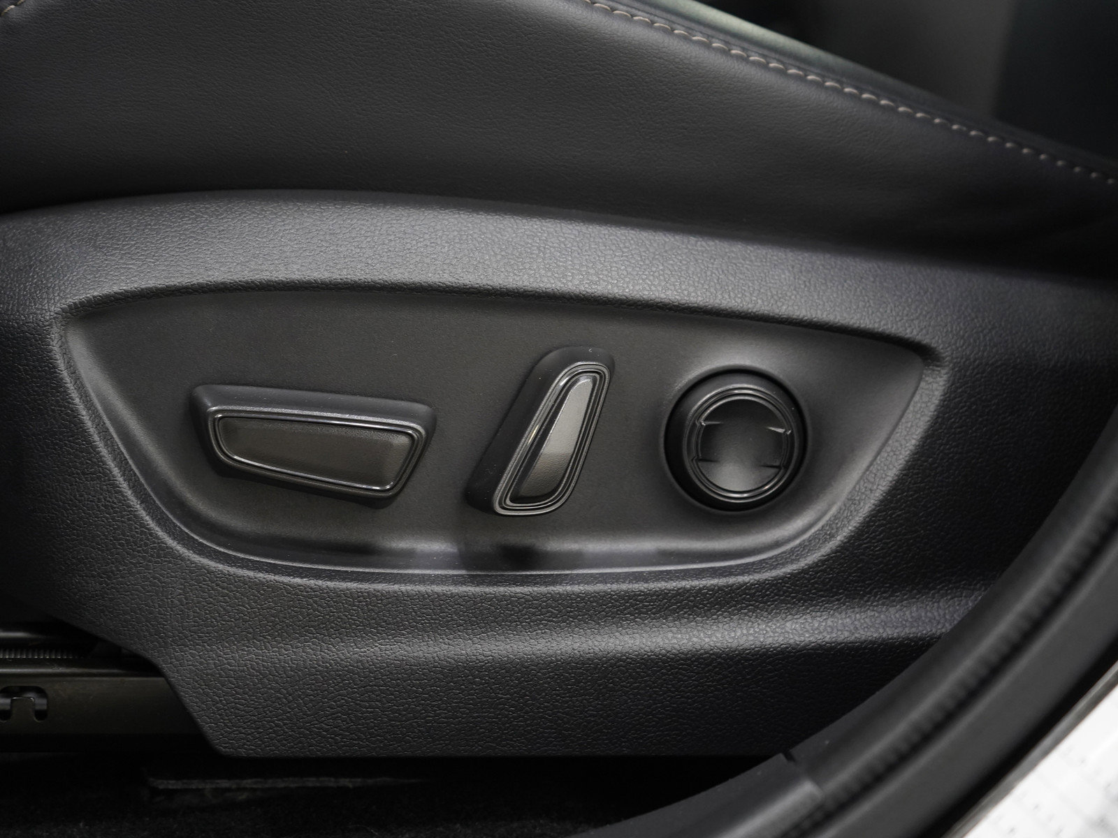 Used 2024 Toyota Crown Limited AWD/4WD image 25