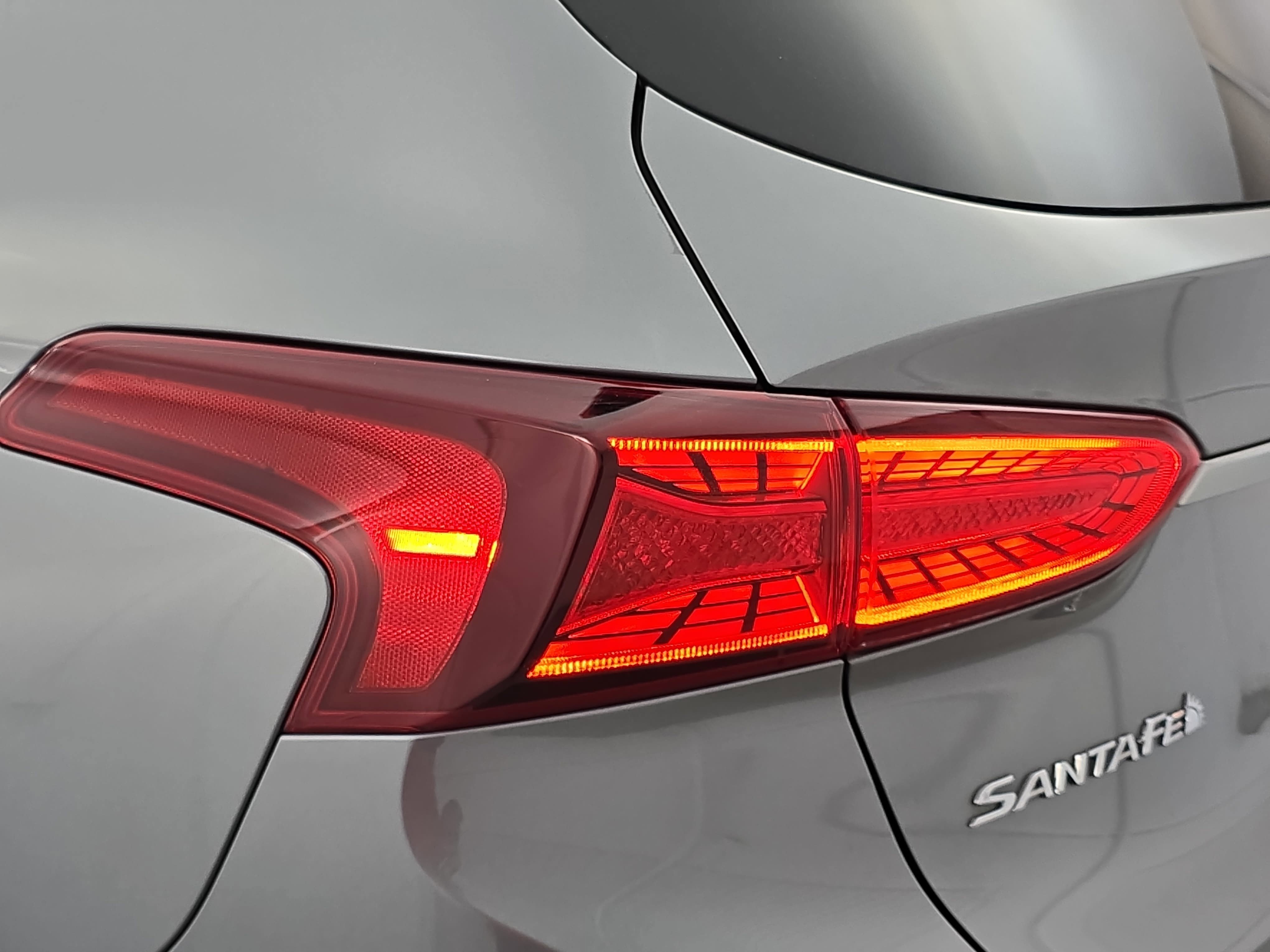 Used 2019 Hyundai Santa Fe Limited FWD image 34