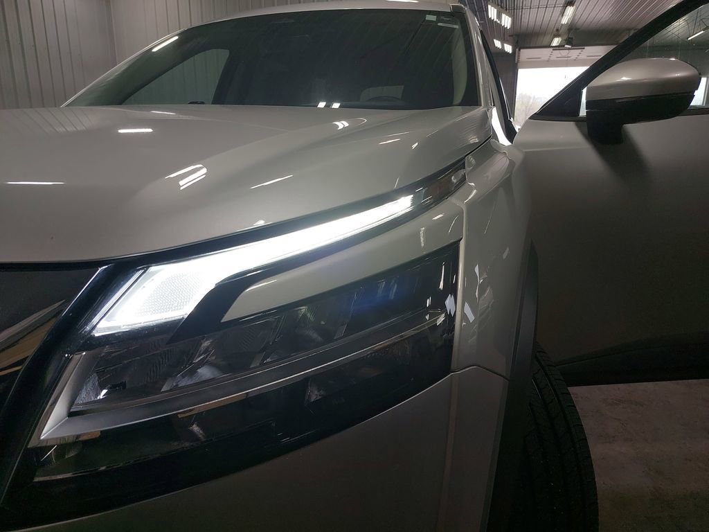 Certified 2024 Nissan Pathfinder SL image 32
