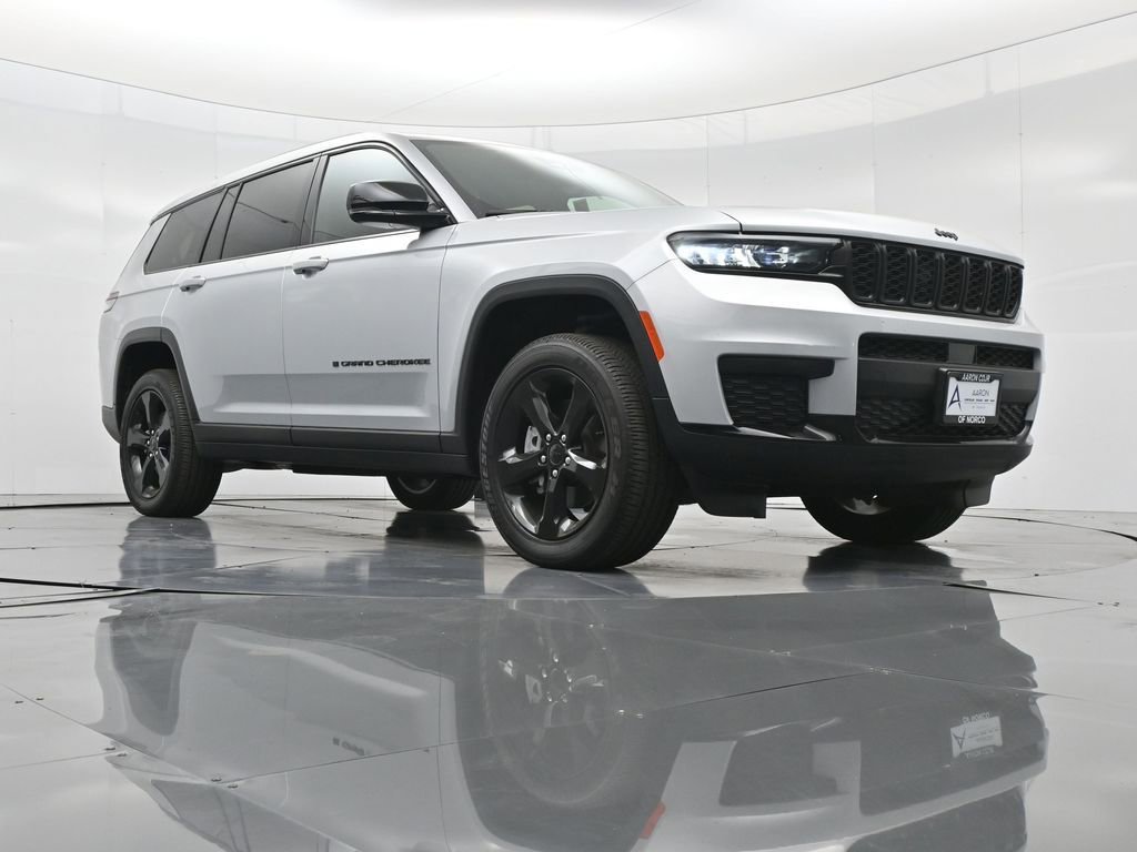 New 2025 Jeep Grand Cherokee L Altitude image 40