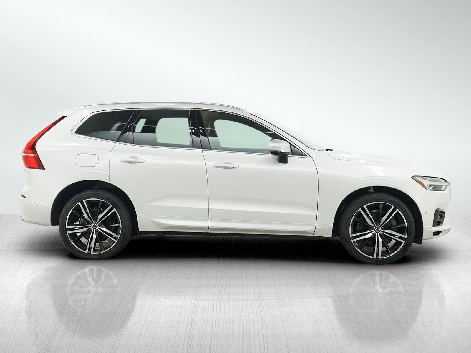 Used 2019 Volvo XC60 T8 R-Design w/ Advanced Package AWD/4WD image 6