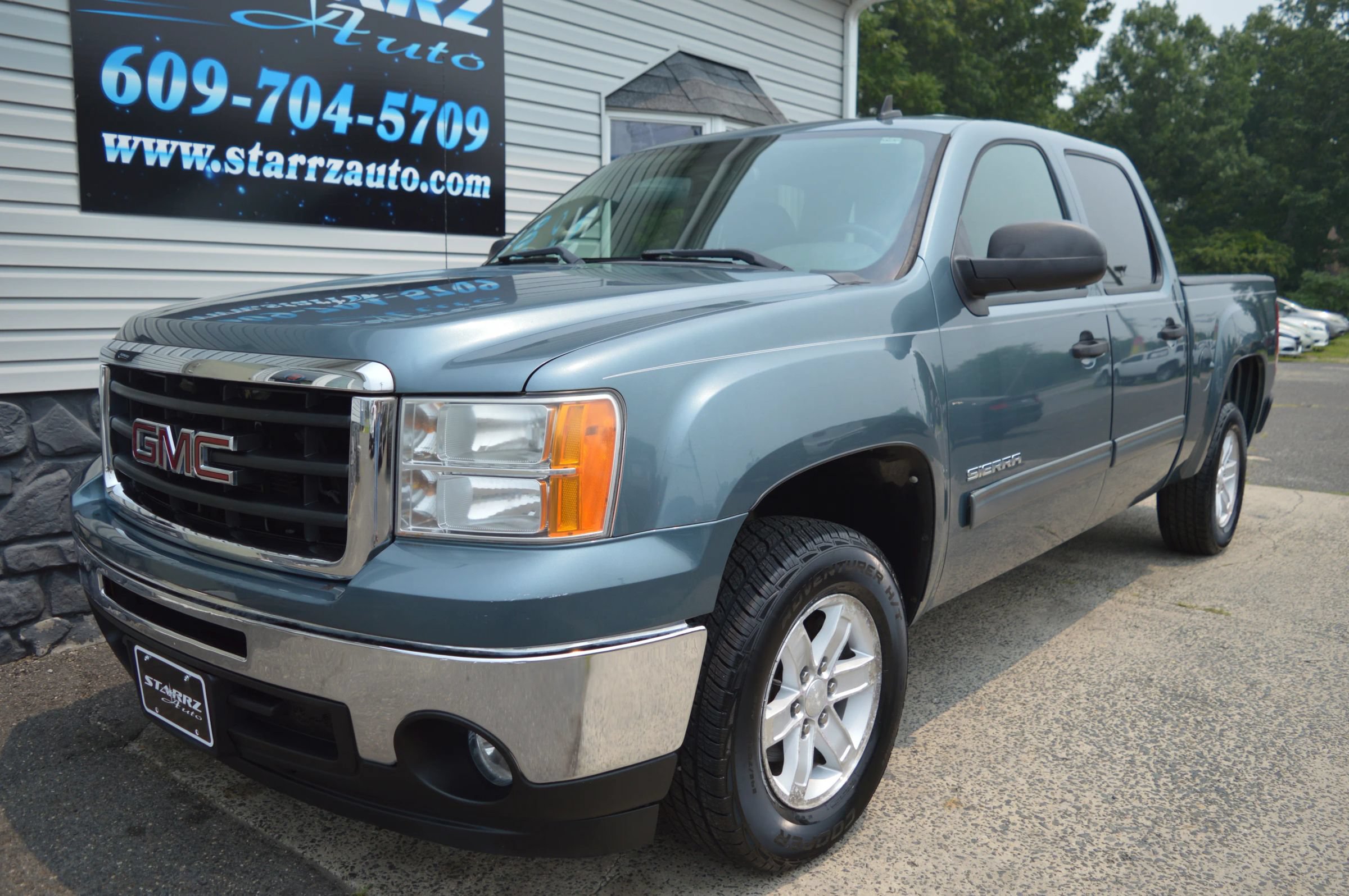 Used 2011 GMC Sierra 1500 SLE w/ Power Tech Package RWD image 1