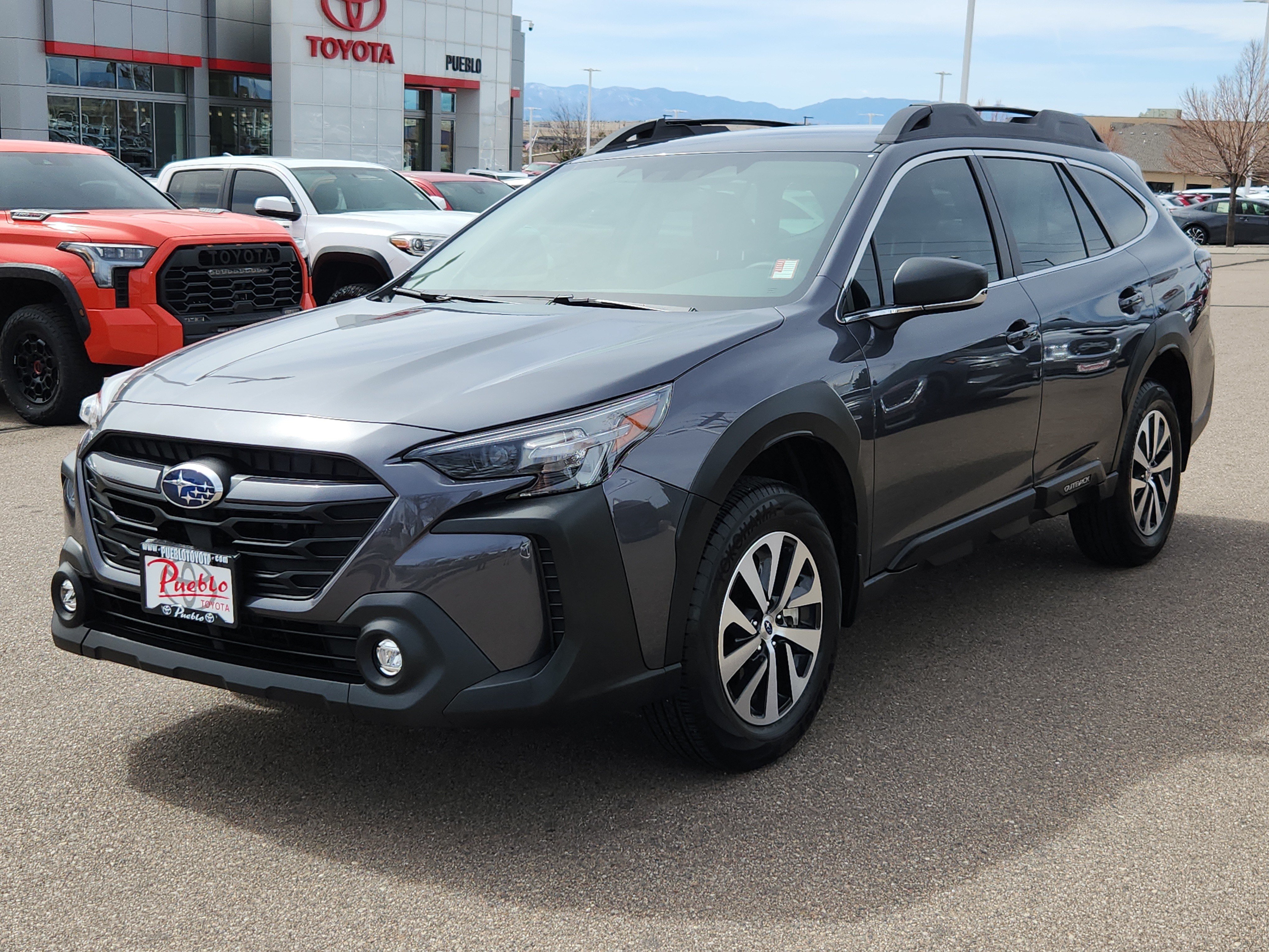Used 2025 Subaru Outback AWD/4WD image 4