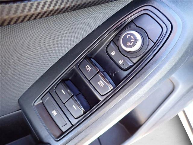 Used 2021 Subaru Crosstrek 2.0i Premium image 12