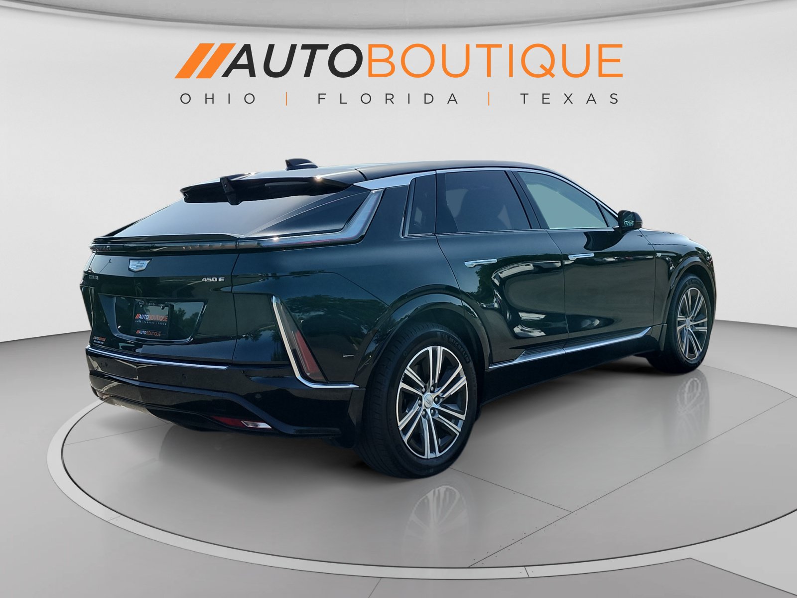 Used 2024 Cadillac Lyriq Luxury RWD image 5