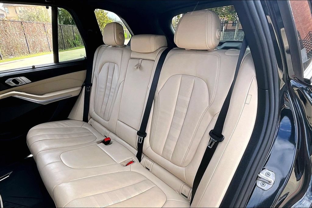 Used 2021 BMW X5 M50i AWD/4WD image 35