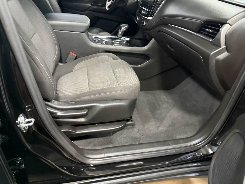Used 2023 Chevrolet Traverse LT AWD/4WD image 63