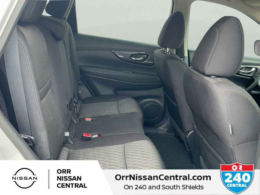 Used 2017 Nissan Rogue SV FWD image 12
