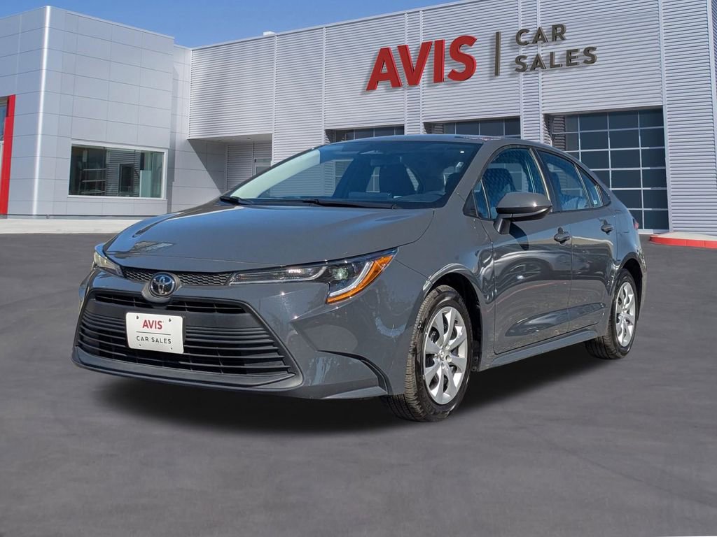 Used 2025 Toyota Corolla LE image 1