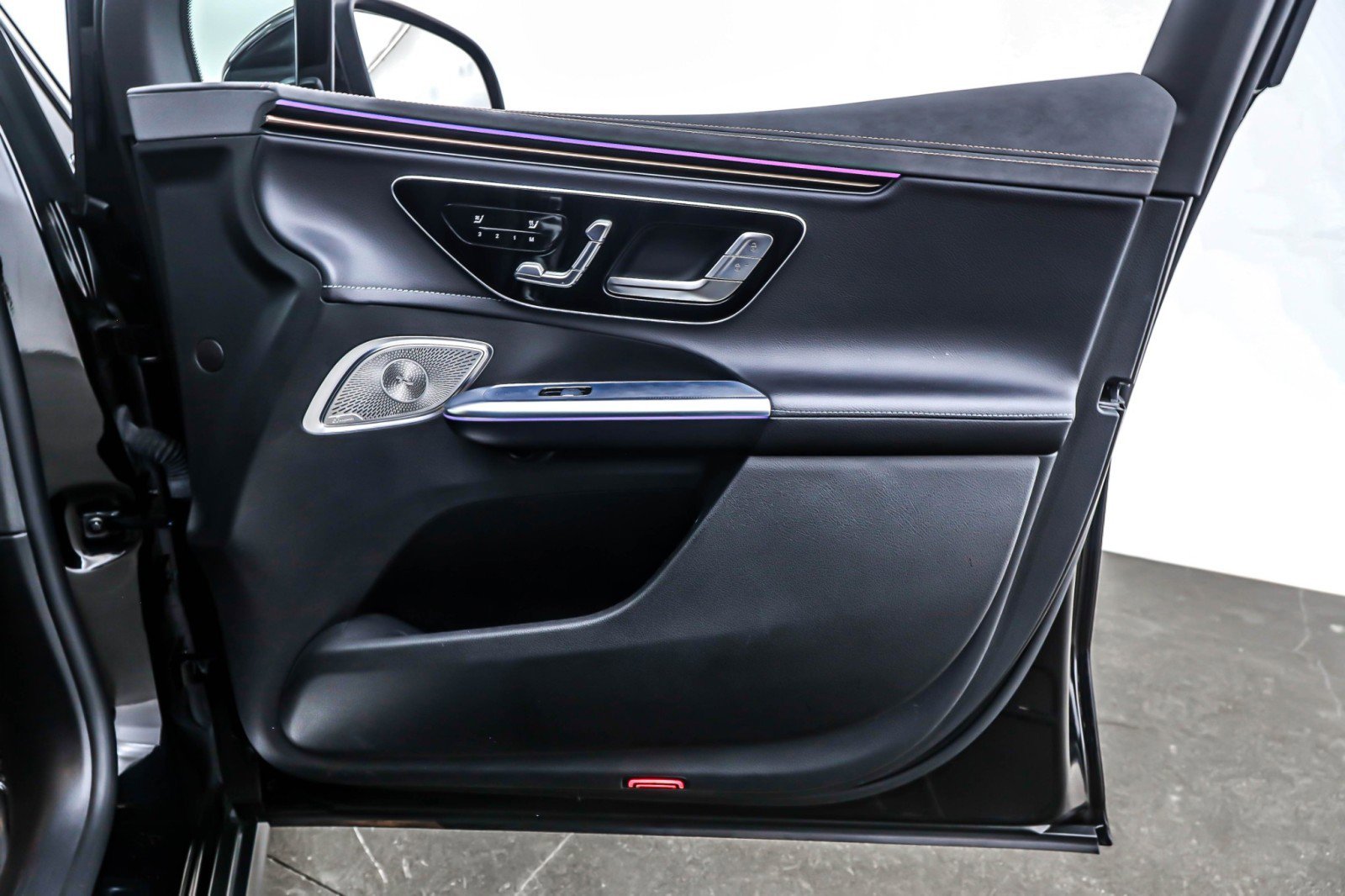 Used 2023 Mercedes-Benz EQE 350+ SUV image 23