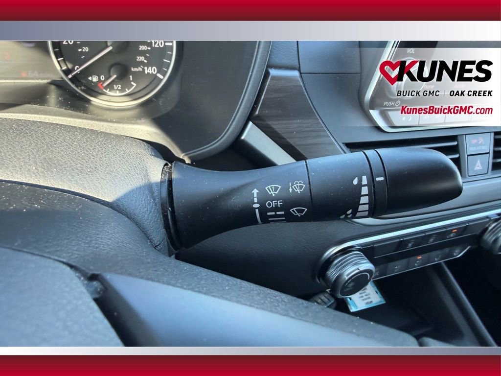 Used 2025 Nissan Altima 2.5 SV image 16