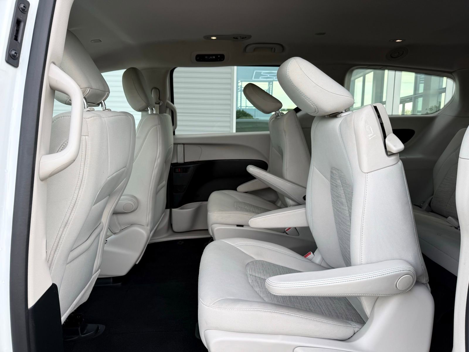 Used 2018 Chrysler Pacifica Touring Plus image 20